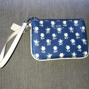 Women’s Coach wristlet
